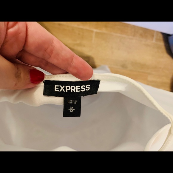 EXPRESS Sleeveless Twist Front Top & necklace - Picture 7 of 8